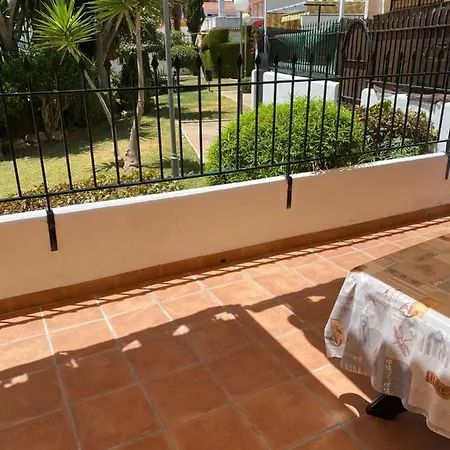 Chalet Adosado Coto De Las Rosas 度假居