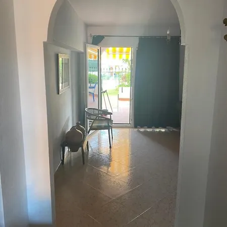 Chalet Adosado Coto De Las Rosas 托雷莫利诺斯